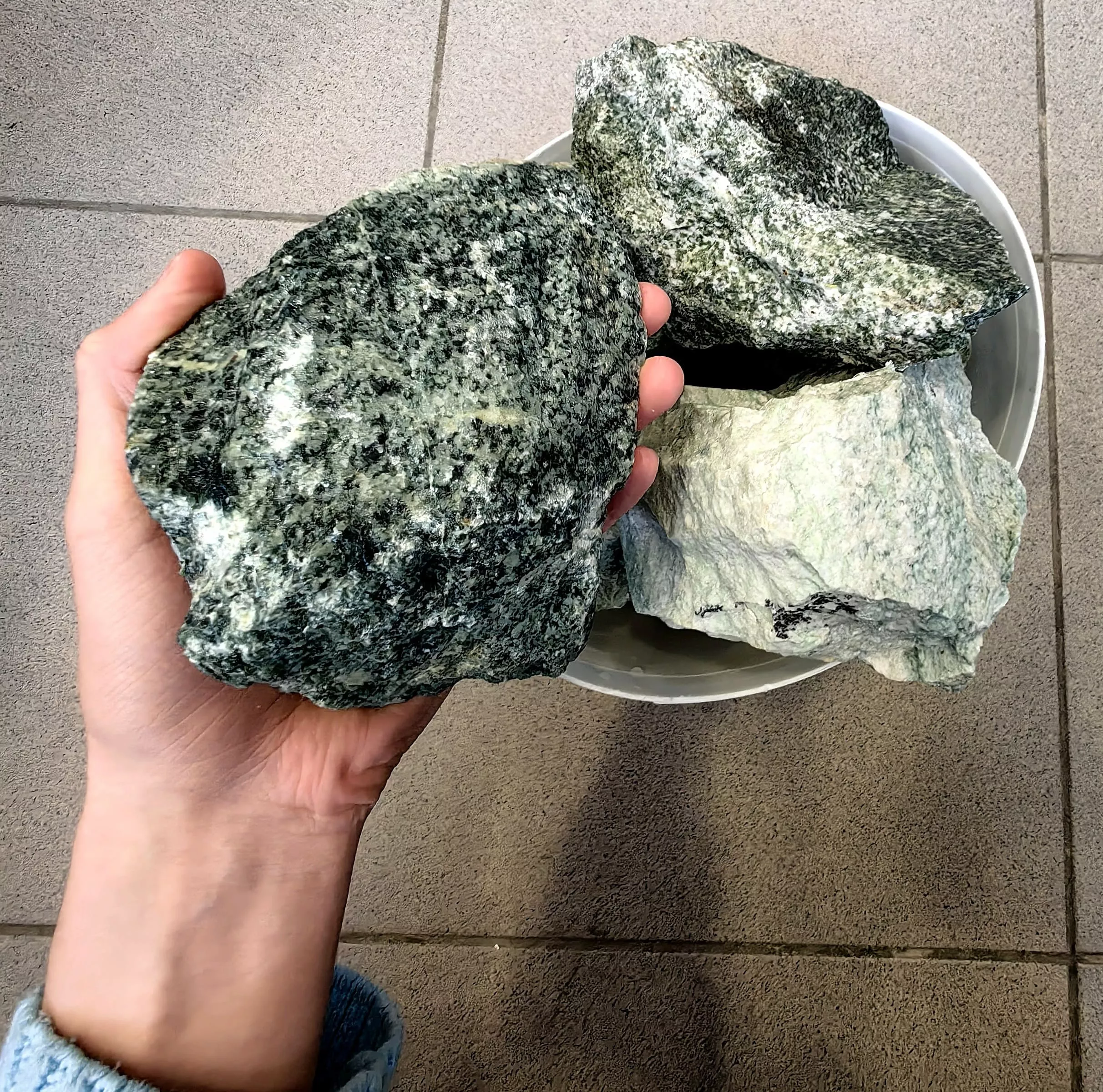 Изображение Жадеит колотый, ведро 20 кг 3