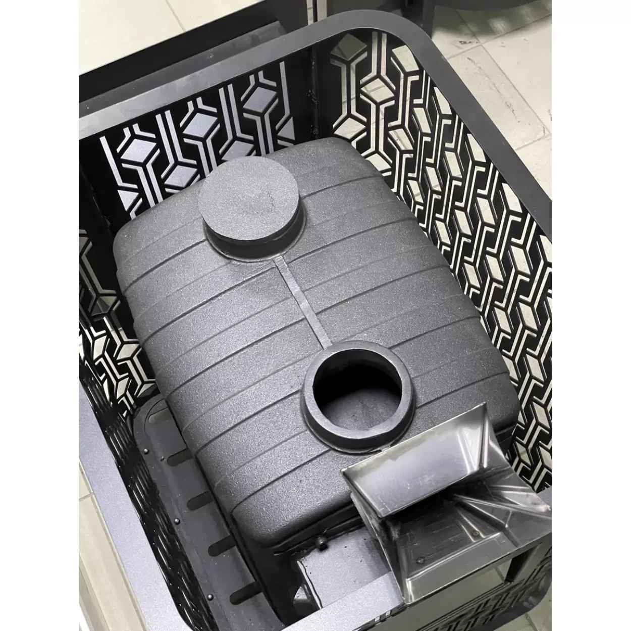 Изображение Чугунная печь для бани VERONA 26 с закр. кам. из нерж. AISI 304 (Black Stove) до 26 м3 8
